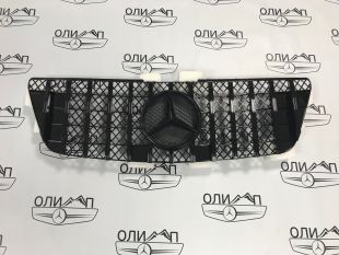 Решетка радиатора GT на Mercedes ML W164 08-11 год черная Решетка радиатора GT на Mercedes ML W164 08-11 год черная